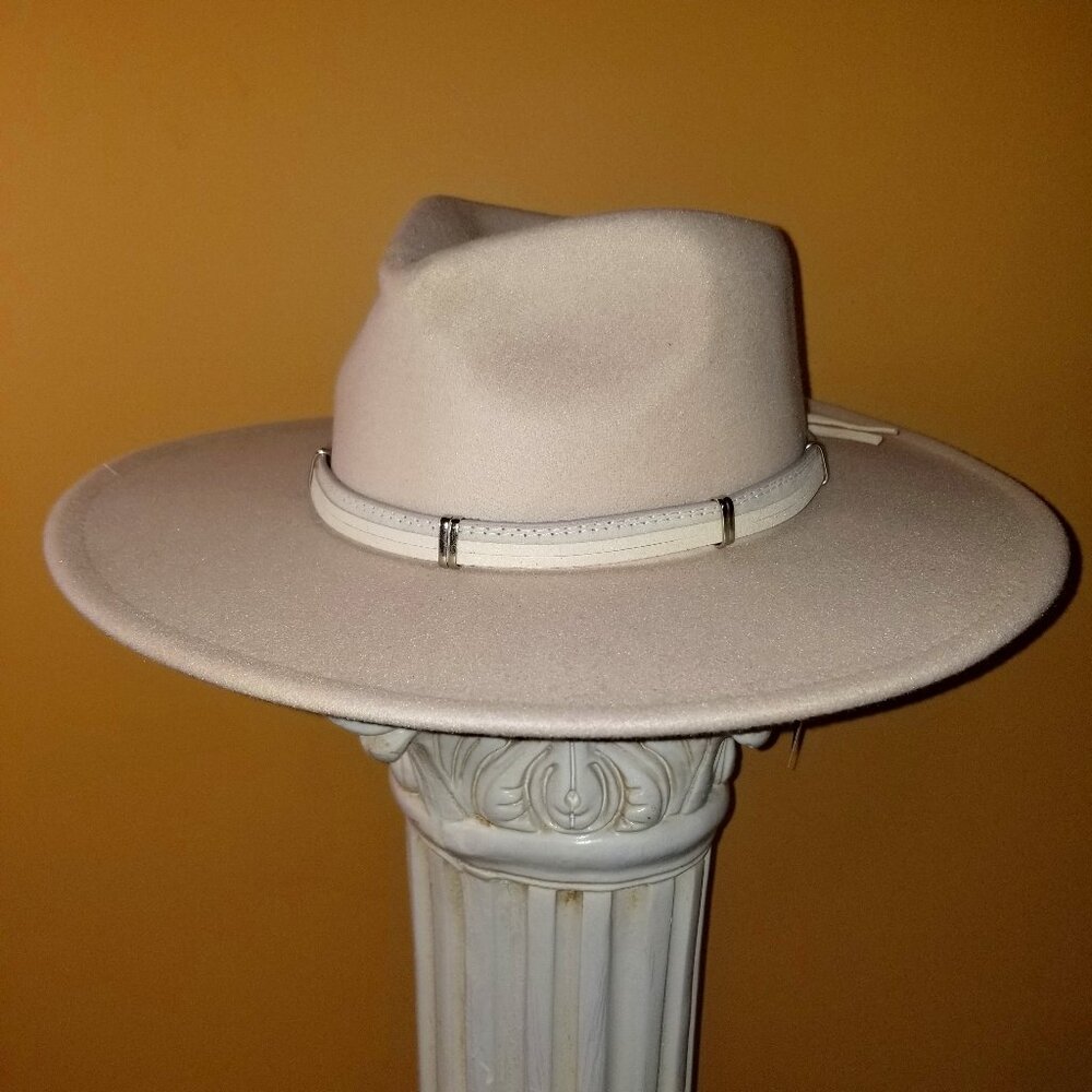 FASHIONABLY FALL CREAM HAT